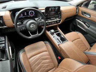 2024 Nissan Pathfinder Platinum 2WD
