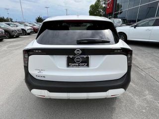 2025 Nissan Kicks SV FWD