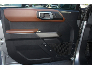 2023 Ford Bronco Base 4 dr 4WD