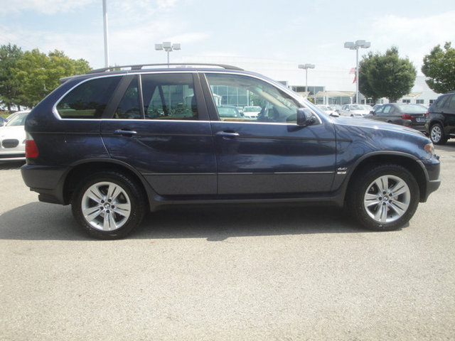 2004 BMW X5 4.4i