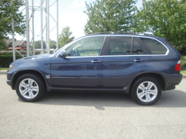 2004 BMW X5 4.4i