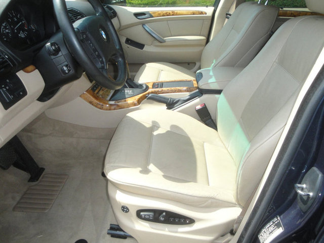2004 BMW X5 4.4i