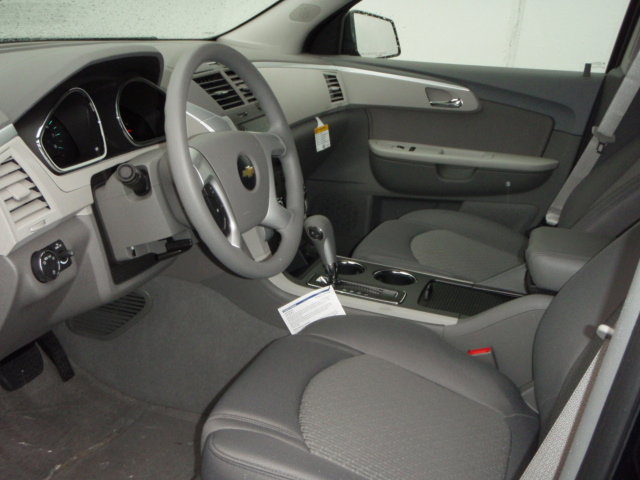 2010 Chevrolet Traverse LS FWD