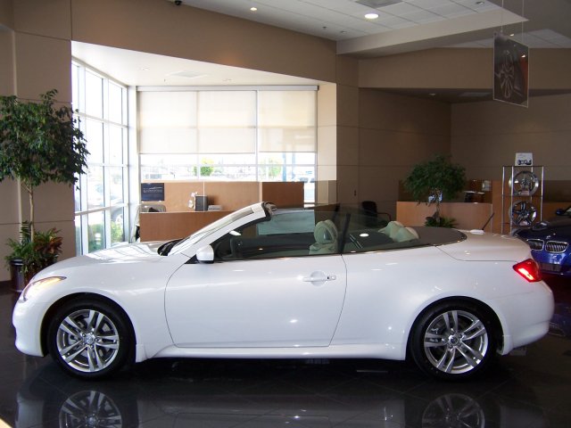 2009 INFINITI G37 Hard Top