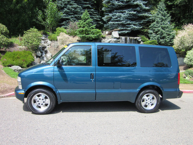 2003 Chevrolet Astro 2WD