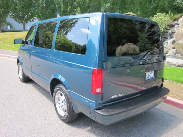 2003 Chevrolet Astro 2WD