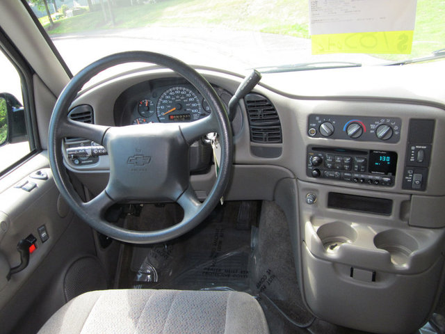 2003 Chevrolet Astro 2WD