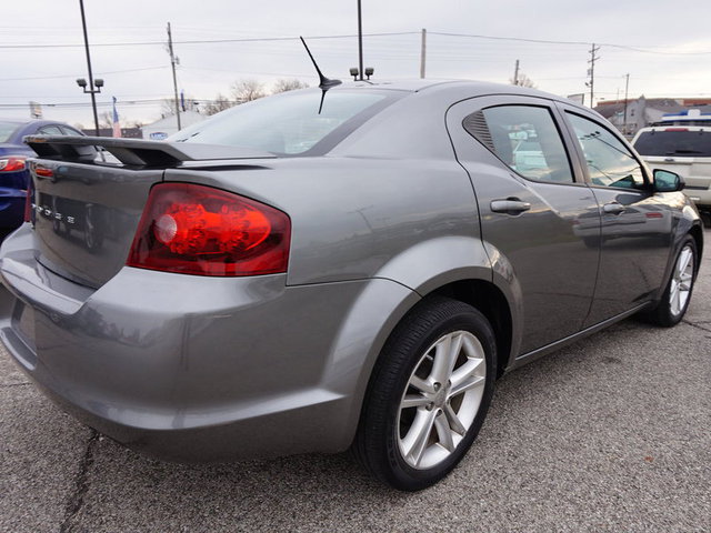 2012 Dodge Avenger SE