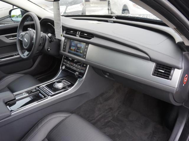 2016 Jaguar XF 35t Prestige RWD