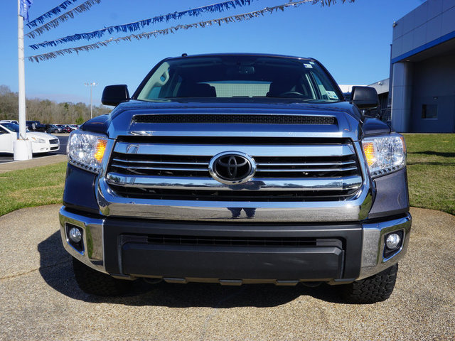 2017 Toyota Tundra SR5 4WD 5.7L V8