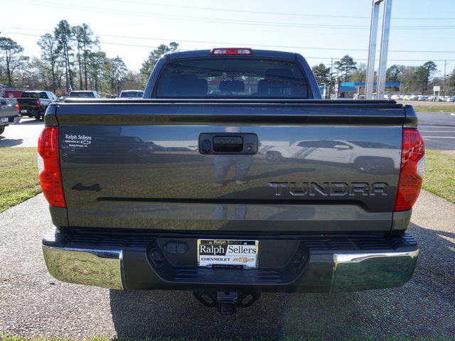 2017 Toyota Tundra SR5 4WD 5.7L V8