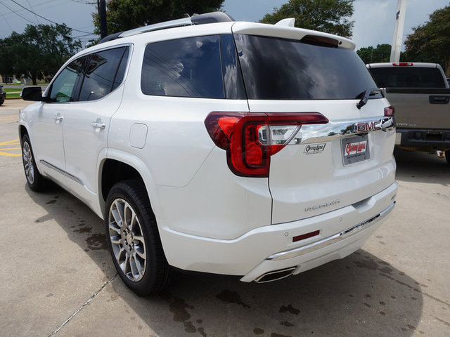 2023 GMC Acadia Denali FWD