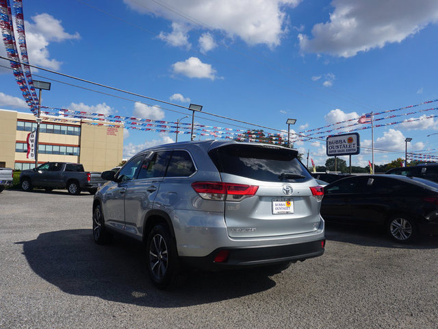 2019 Toyota Highlander SE FWD