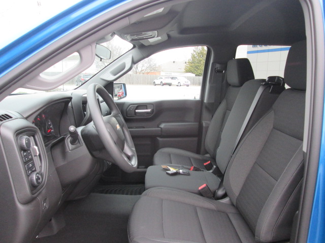 2023 Chevrolet Silverado 1500 Custom 4WD 147WB