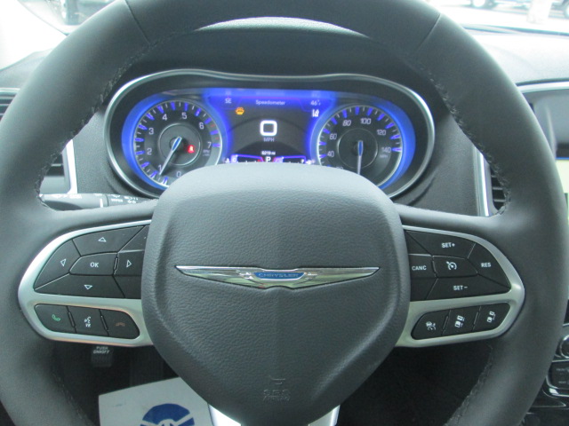 2023 Chrysler 300 Touring L RWD