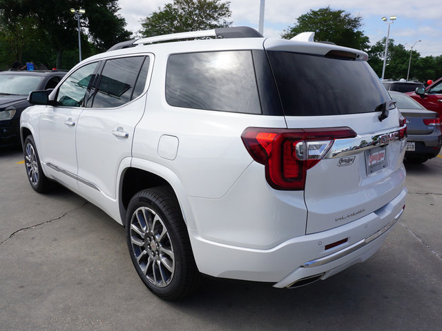 2023 GMC Acadia Denali FWD