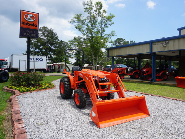 2023 Kubota L3302HST 