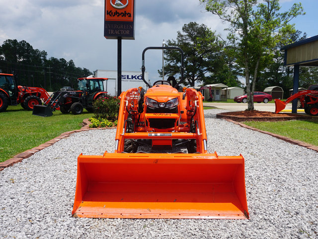 2023 Kubota L3302HST 