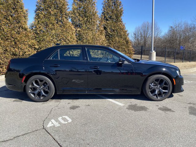 2023 Chrysler 300 Touring L RWD
