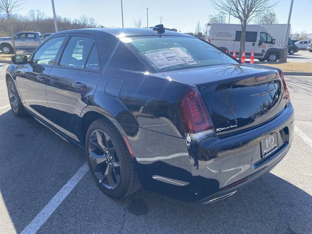 2023 Chrysler 300 Touring L RWD