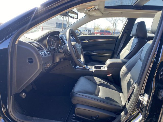 2023 Chrysler 300 Touring L RWD