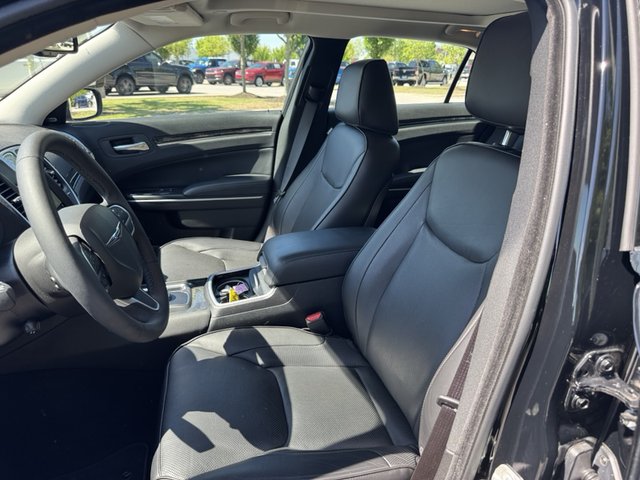2023 Chrysler 300 Touring L RWD