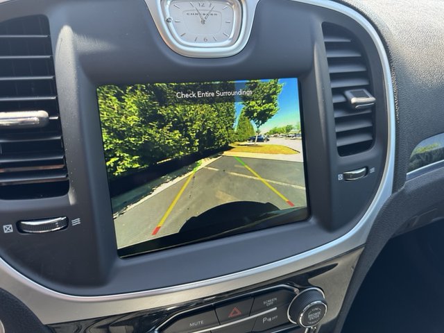 2023 Chrysler 300 Touring L RWD