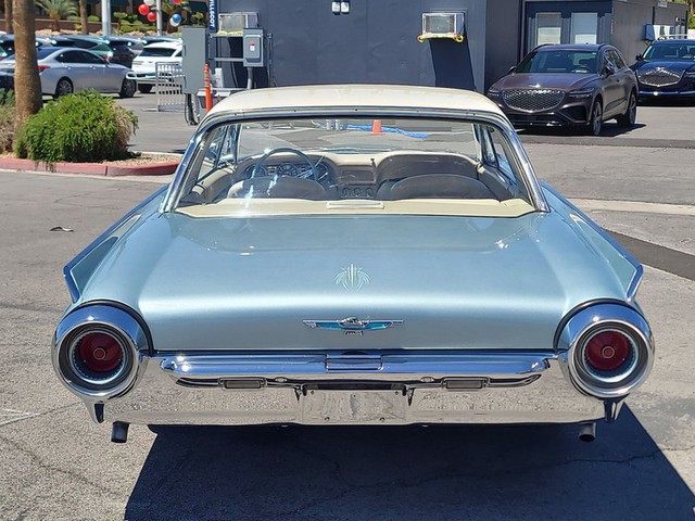 1961 Ford Thunderbird 