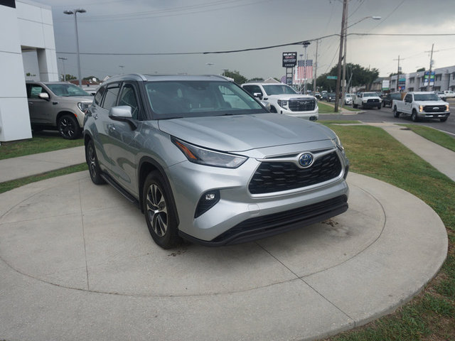 2022 Toyota Highlander Hybrid XLE FWD