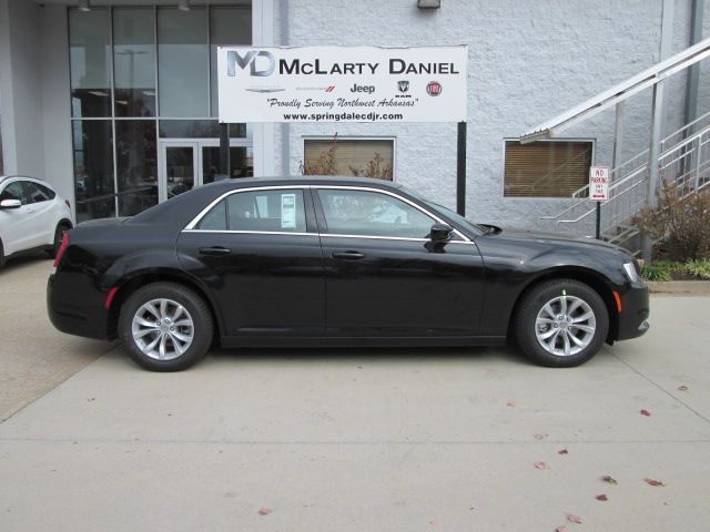 2023 Chrysler 300 Touring RWD