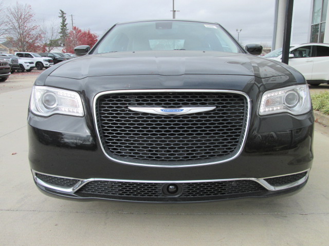 2023 Chrysler 300 Touring RWD