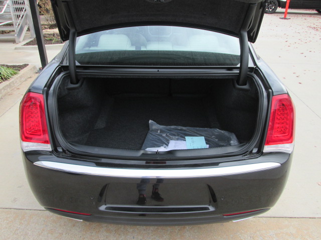 2023 Chrysler 300 Touring RWD