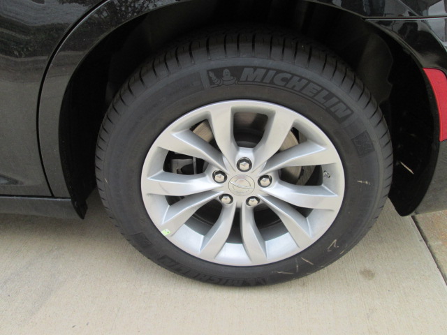 2023 Chrysler 300 Touring RWD