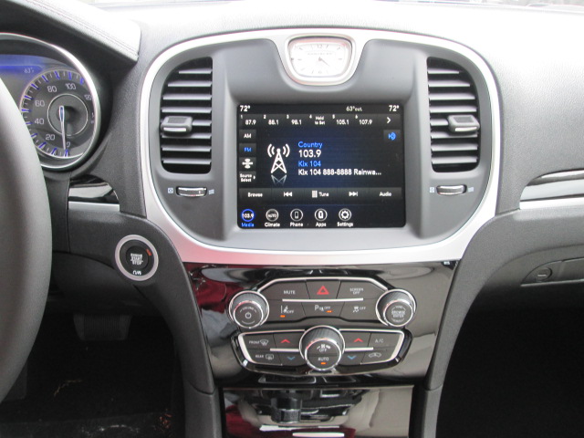 2023 Chrysler 300 Touring RWD