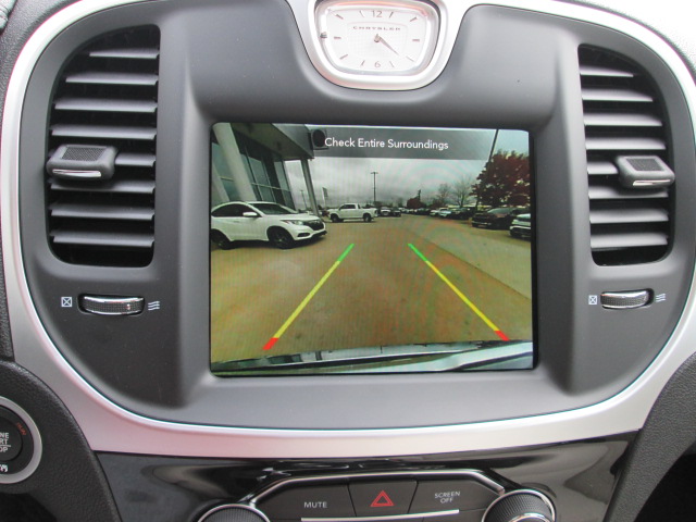 2023 Chrysler 300 Touring RWD