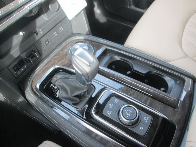 2024 Nissan Armada Platinum 4WD
