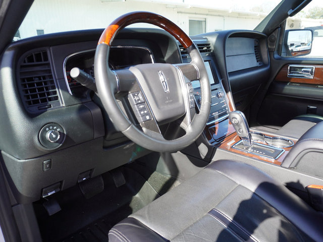 2017 Lincoln Navigator Select 2WD