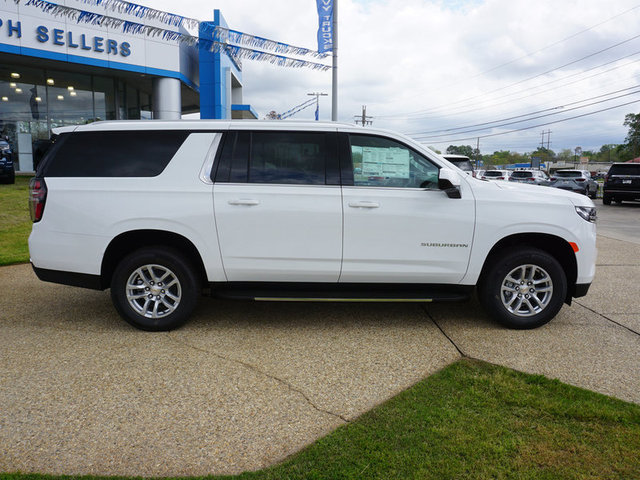 2024 Chevrolet Suburban LT 2WD