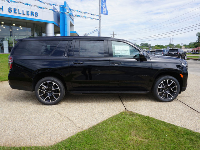 2024 Chevrolet Suburban RST 2WD