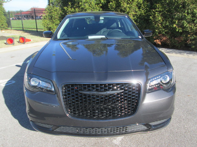 2023 Chrysler 300 Touring RWD