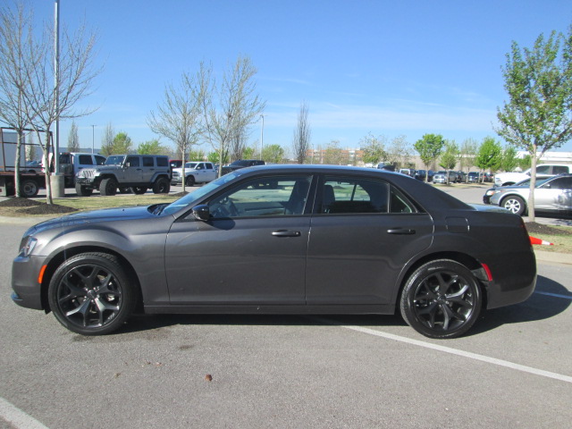 2023 Chrysler 300 Touring RWD