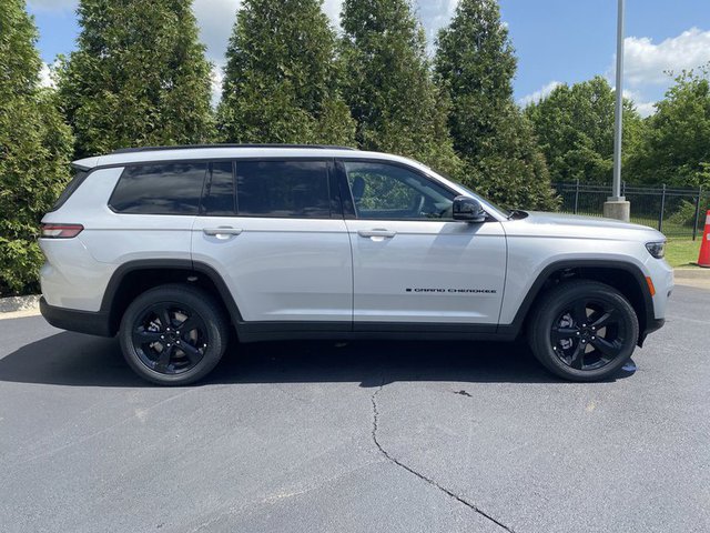 2024 Jeep Grand Cherokee Altitude 4WD L