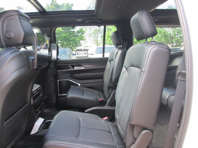 2024 Jeep Wagoneer Series III 4WD