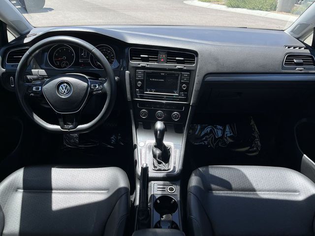 2021 Volkswagen Golf TSi