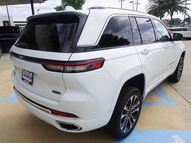 2022 Jeep Grand Cherokee Overland 4WD