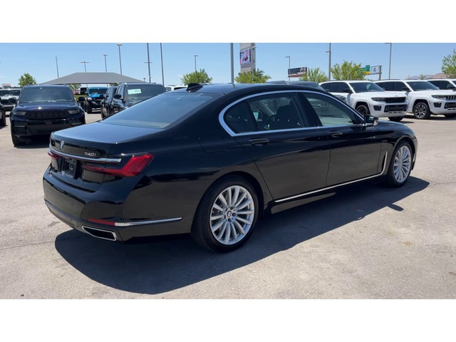 2022 BMW 7 Series 740i