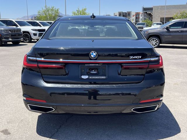 2022 BMW 7 Series 740i