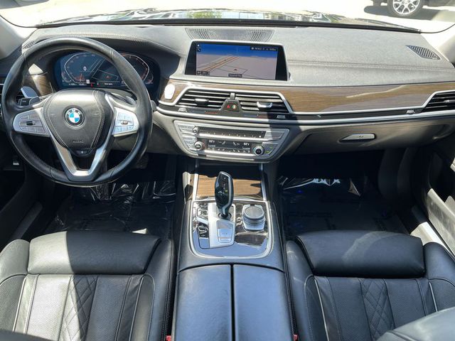 2022 BMW 7 Series 740i