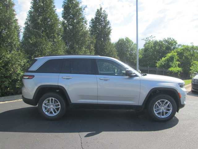 2024 Jeep Grand Cherokee Laredo X 4WD