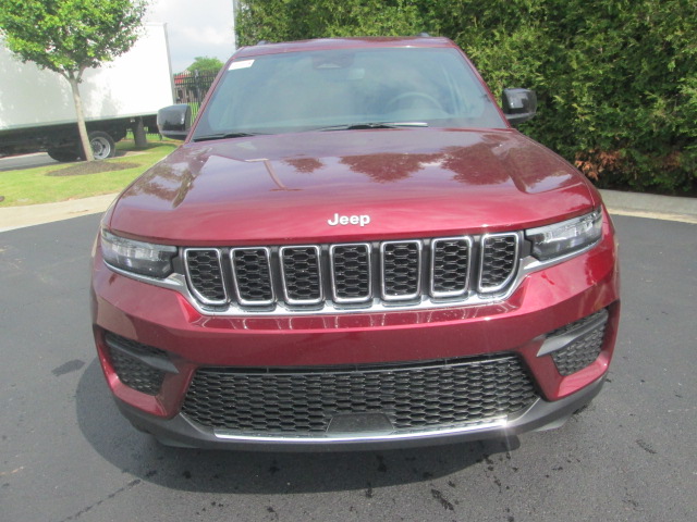 2024 Jeep Grand Cherokee Laredo X 4WD